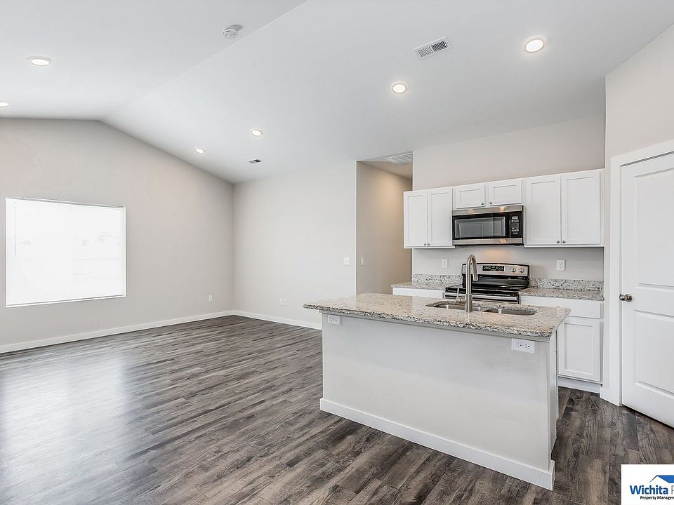 876 N Cloverleaf St Goddard KS Zillow