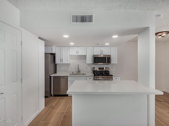 3rd image of 8103 N 32nd Drive