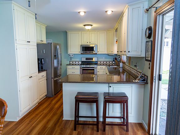 4th image of 13 Victoria Dr