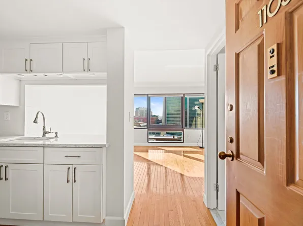 127 Greyrock Pl, Stamford, CT