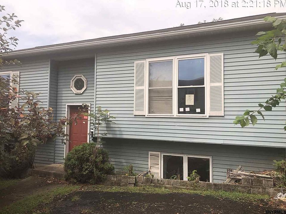 2nd image of 512 Washington St
