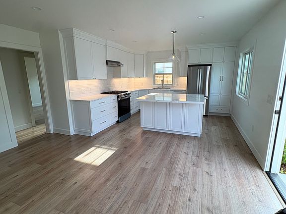 5th image of 961 Donax Ave
