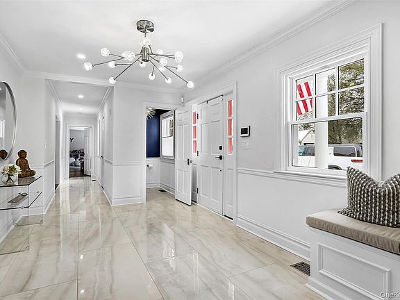 5th image of 18 Lakeside Drive