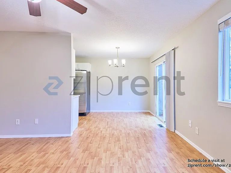 43 SW 206th Ave — Photo 3