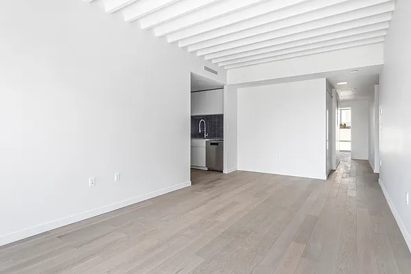 Rented by Kin | media 24