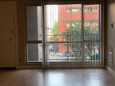 1st image of 224 Bellevue Ave E APT 4