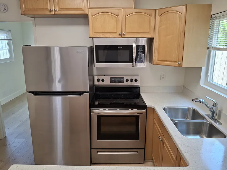 3341 Grim Ave #3 — Photo 9