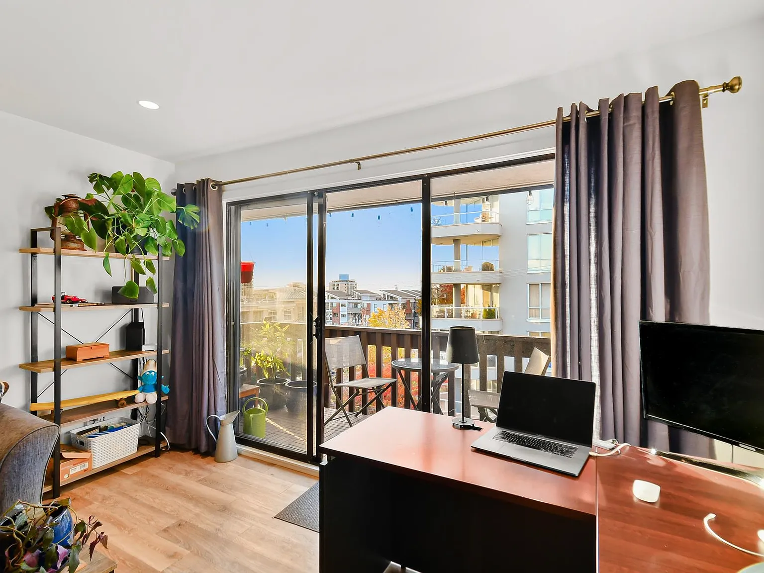 1 bed, 664 sqft, $1,900 — Photo 4