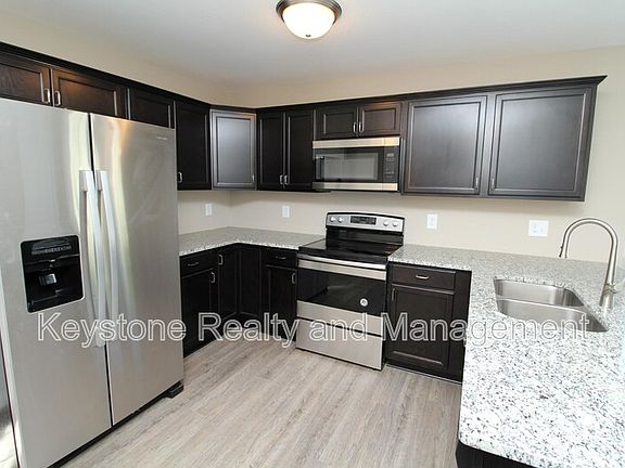 3rd image of 301 Landrum Pl #F