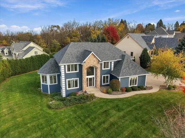 W217N5422 Taylors Woods DRIVE, Menomonee Falls, WI 53051