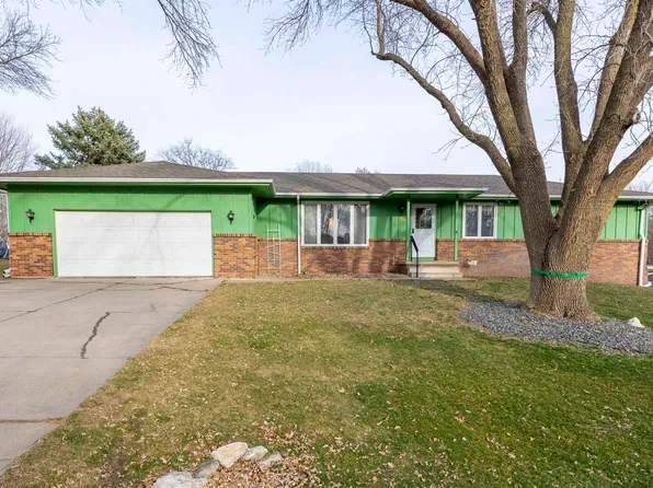 2808 Douglas Dr, Fremont, NE 68025
