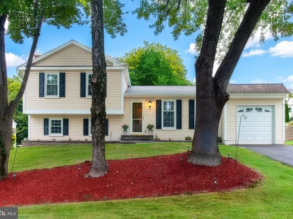 13626 Old Dairy Rd, Herndon, VA 20171