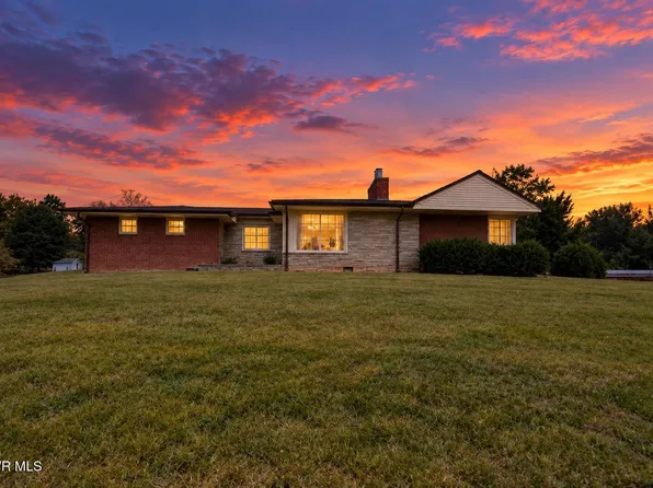 104 Unaka View Rd, Johnson City, TN 37601
