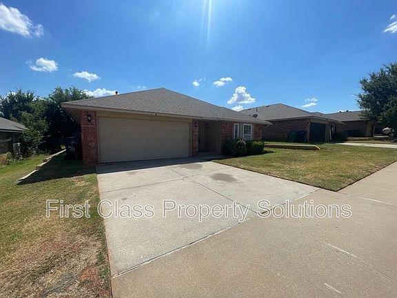 4th image of 11136 NW 6th Ter