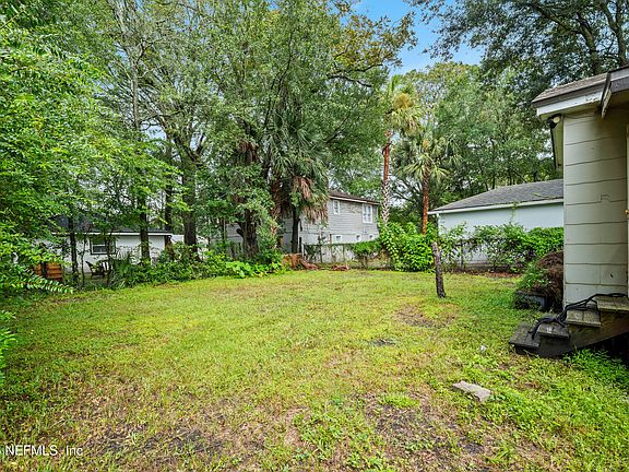 27th image of 1585 W 15TH Street