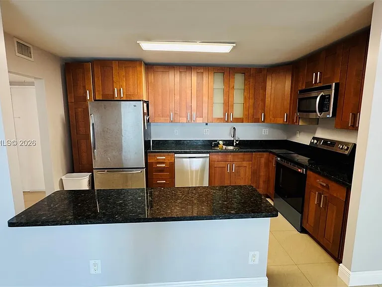 19390 Collins Ave #624 — Photo 4