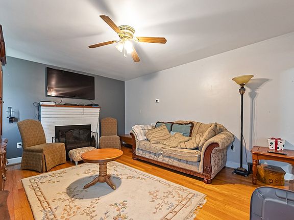 4th image of 810 Cumberland St