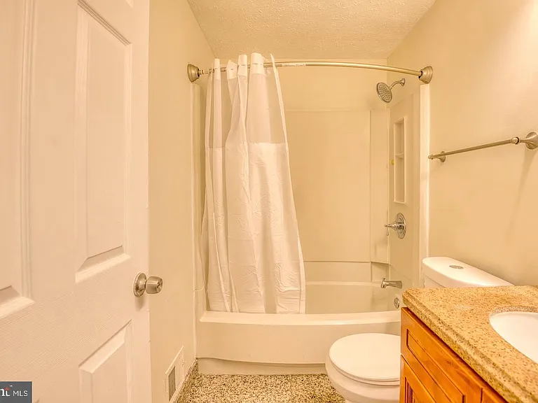 9220 Pinenut Ct — Photo 17