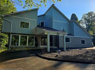 1830 Lone Pine Rd, Bloomfield Hills, MI 48302