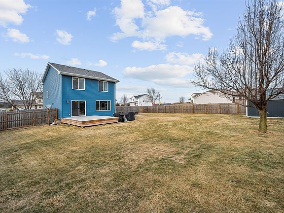4th image of 2833 Brockway Dr