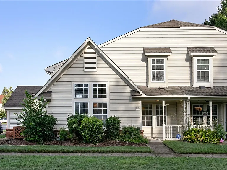 100 Post Oak Rd — Photo 1