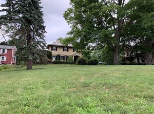 75 Pleasant St, Newton, MA 02459