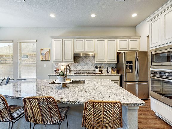 3rd image of 410 Mary Elise Way