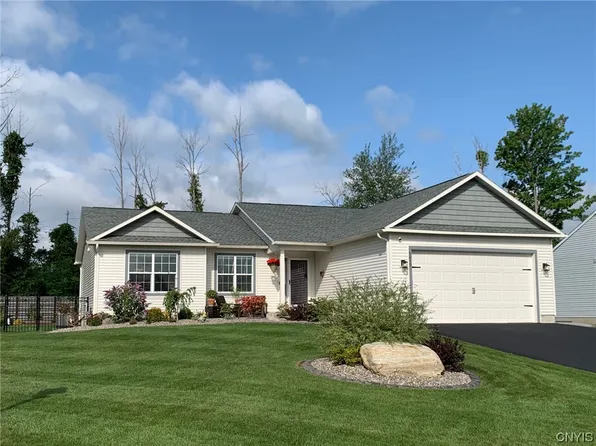 8649 Cobalt Dr, Cicero, NY 13039