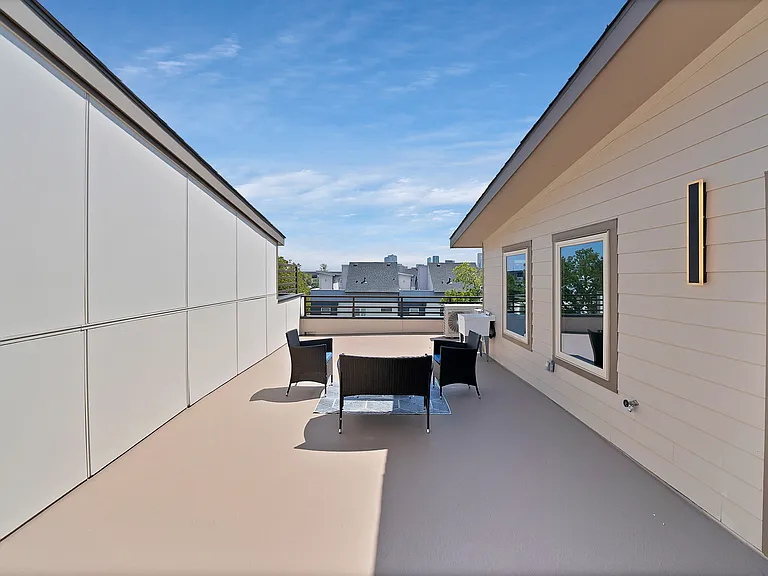 Weisenberger St — Photo 19