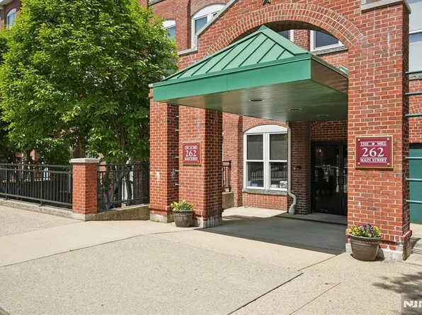 262 Main St APT 201, Little Falls, NJ 07424