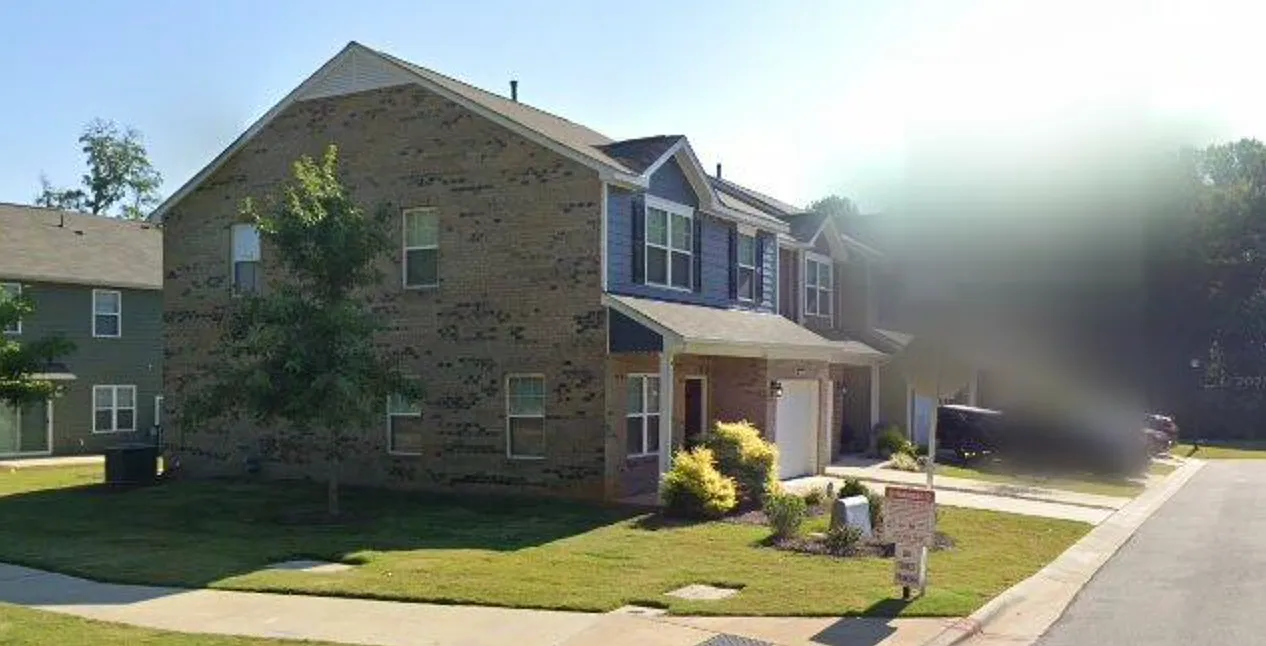 3 bed, 2.5 bath, 1525 sqft, $1,900 — Photo 1