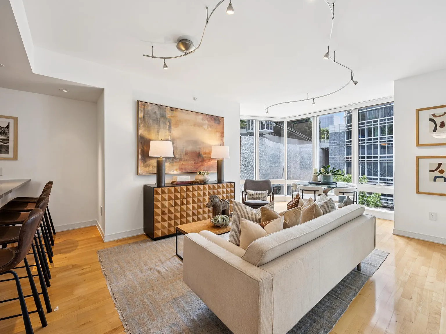 1 bed, 773 sqft, $5,600 — Photo 3