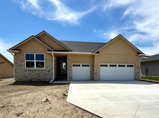 3607 NW 28th St, Ankeny, IA 50023