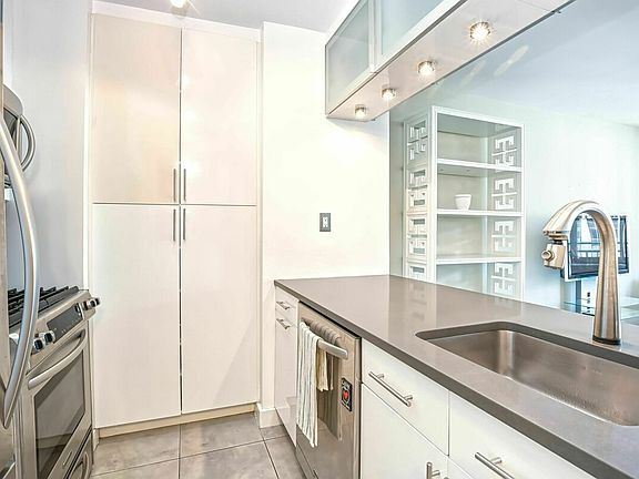 3rd image of 145 E 48th St APT 22A