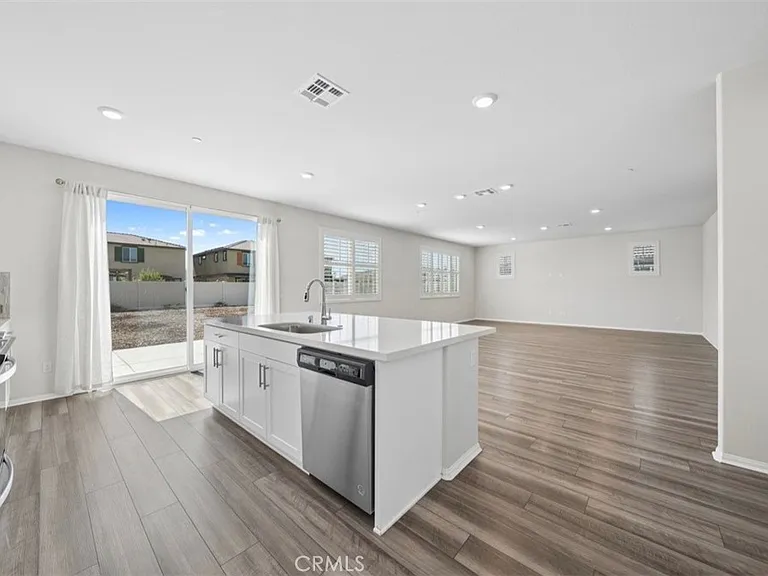 32839 Waylon Ct — Photo 11
