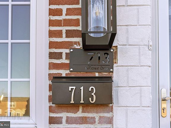 3rd image of 713 Hillcrest Dr