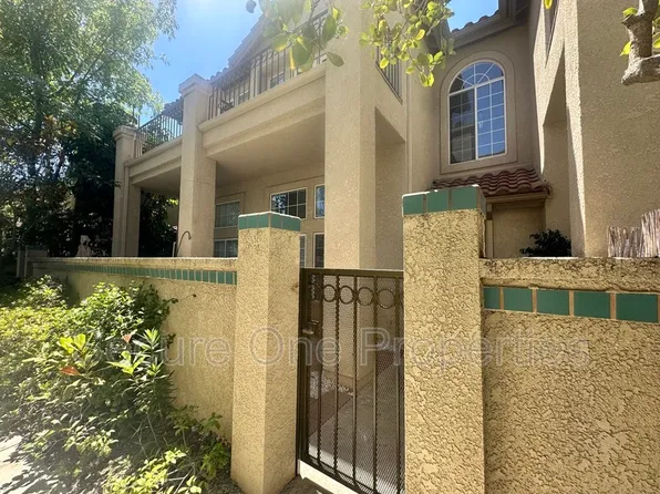 674 Warwick Ave, Thousand Oaks, CA 91360