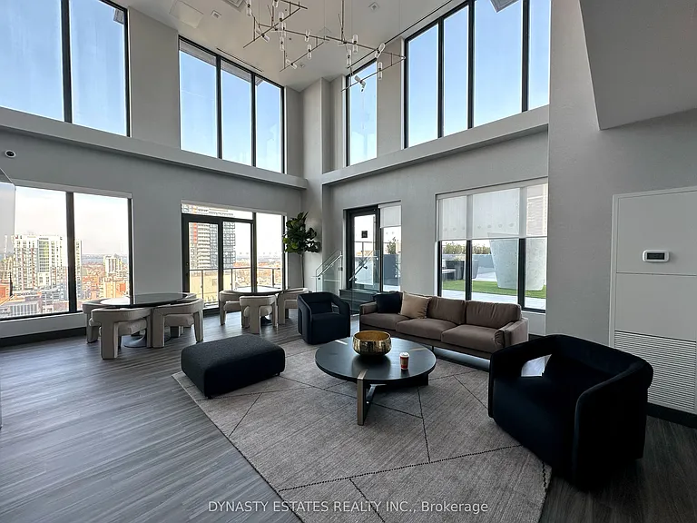 75 James St S #908 — Photo 15