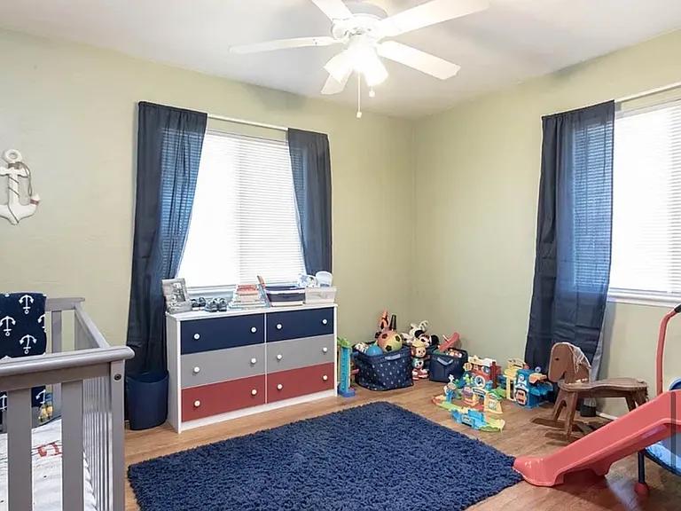 204 Oakshire Ave — Photo 11