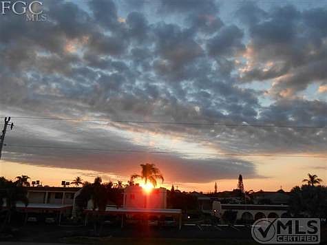 AWESOME SUNRISE RIGHT OUT FRONT DOOR, 2ND BEDROOM AND KITCHEN WINDOWS