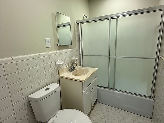 5th image of 109 Houston Dr