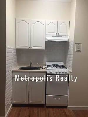 Rented by Metropolis International Realty Inc. | media 24