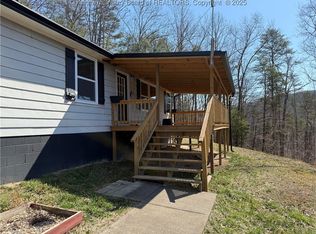 2337 Big Pigeon Rd, Procious, WV 25164
