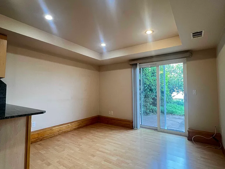 55 Meadowbrook Dr — Photo 4