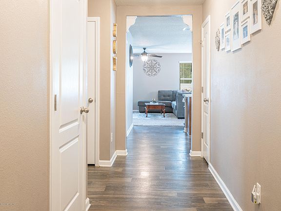 3rd image of 95054 Cheswick Oaks Dr
