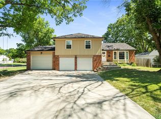 9701 Slater Ln, Overland Park, KS 66212