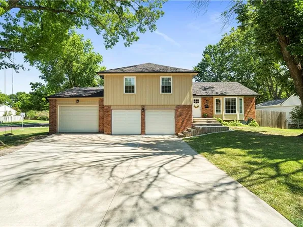 9701 Slater Ln, Overland Park, KS 66212