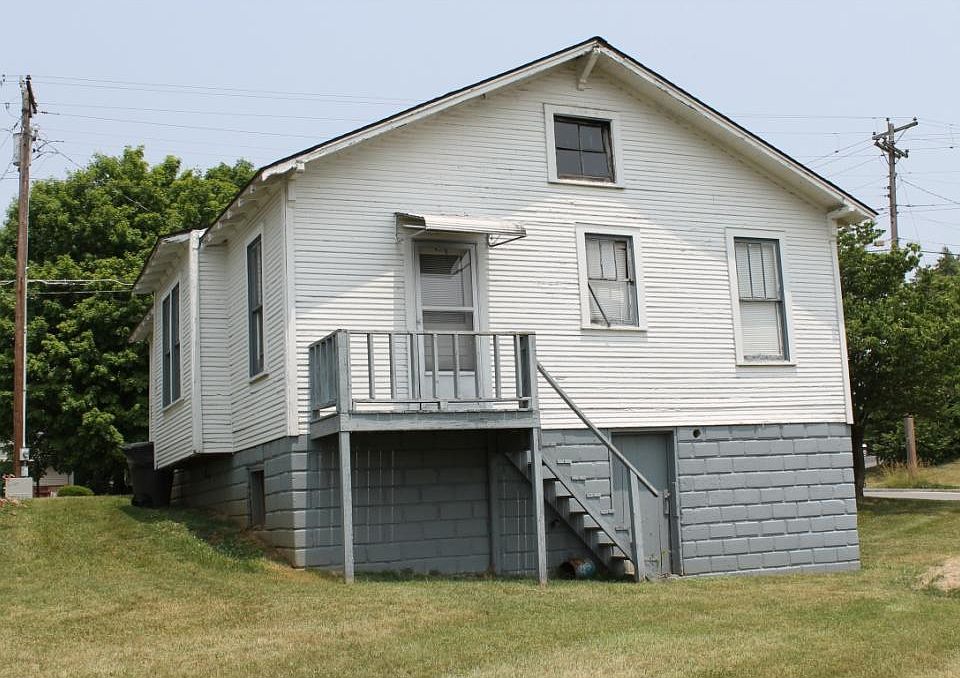 2nd image of 816 7th St