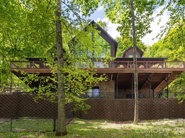 14 Walnut Dr, Mills River, NC 28759