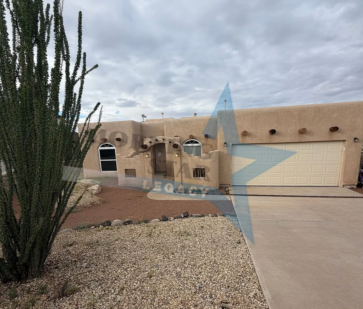 Southwestern Beauty - Excellent location! — Photo 1